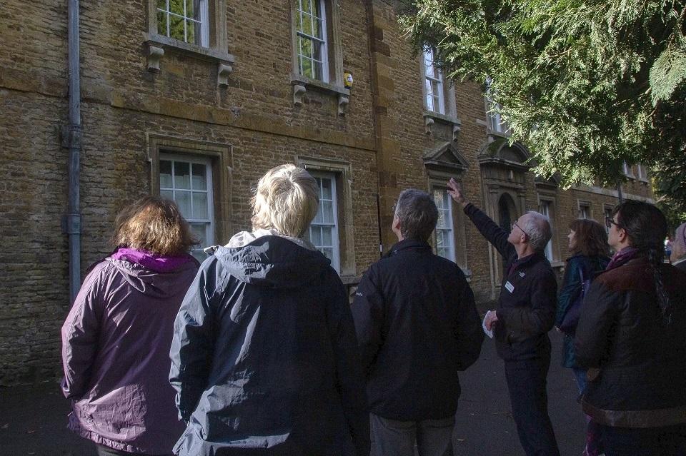 link for Tours of the historic Abington Park Museum