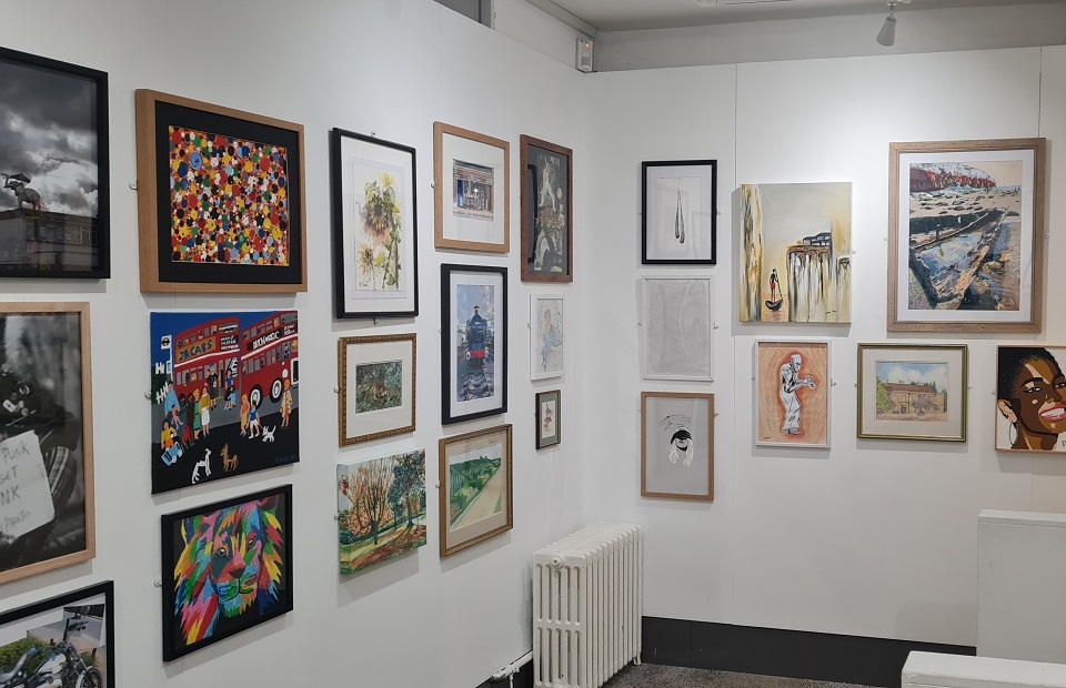 Image link to Art in the Park Application Forms Now Available. news page.