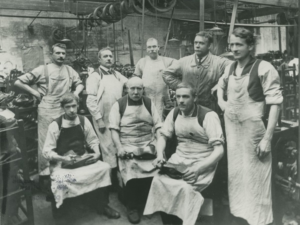 Handsewers in The Mounts shoe factory