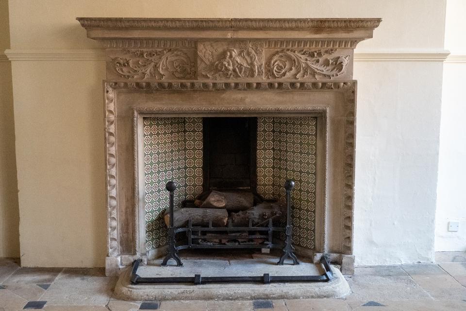 Ypu are hoveing over an image linked to Fireplace	